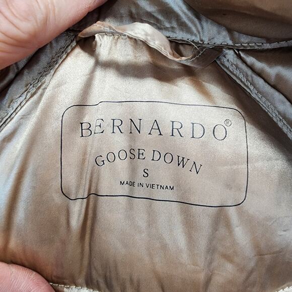 Bernardo Womens Puffer Vest Small Metallic Brown Goose Down Full Zip Gorpcore - Picture 3 of 11